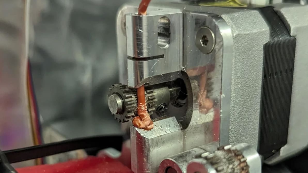 Featured image of Filament Jam: Filament Stuck in Extruder – 3 Easy Fixes