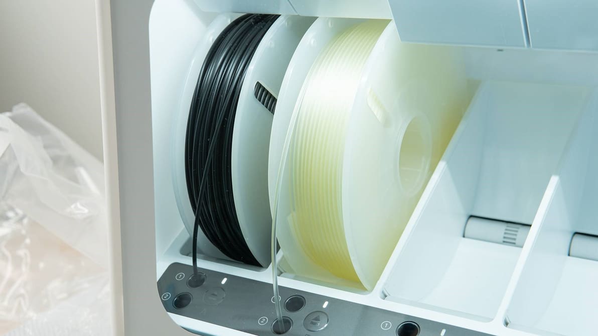 Featured image of Multi-material 3D Printer: Types & Printing Guide