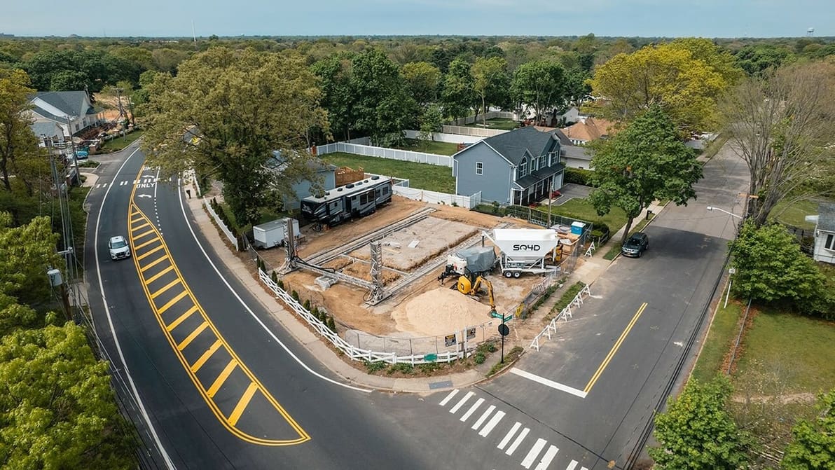 Featured image of The 5 Best Ways to 3D Print a House
