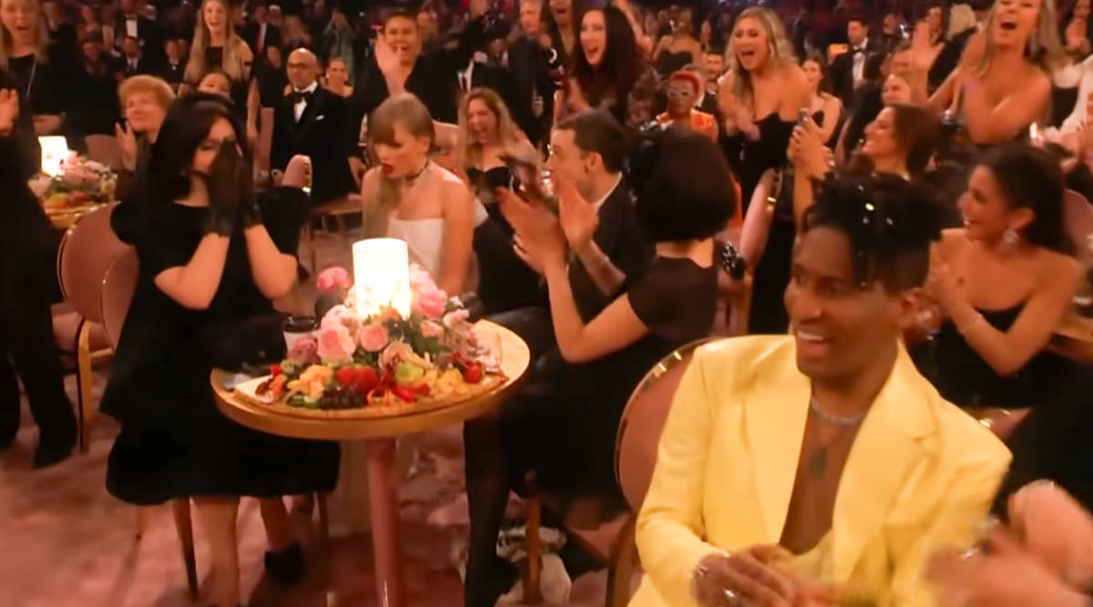 Featured image of Taylor Swift Basked in the Glow of a 3D Printed Lamp at the Grammys