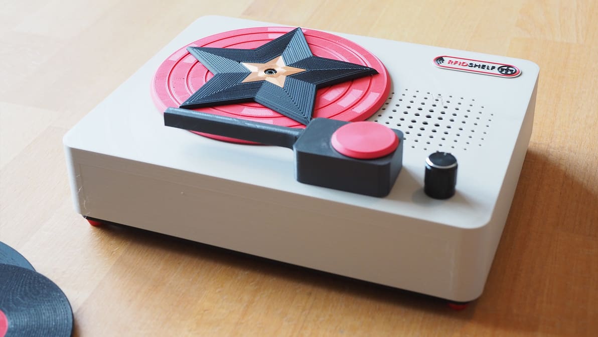 Featured image of This 3D Printed ‘Fake Record Player’ Plays Real Music