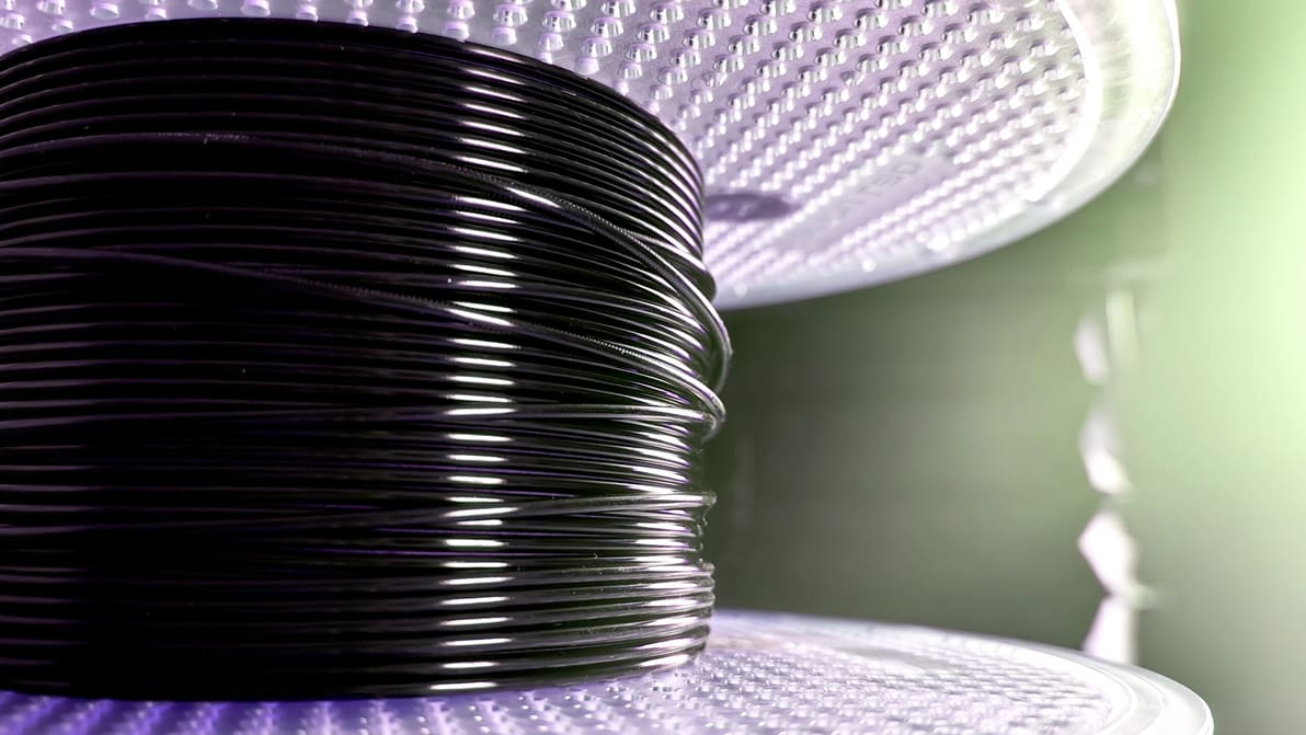Imagen principal de ¿Con qué imprime todo el mundo en 3D? Encuestamos a 46 empresas de filamentos para averiguarlo