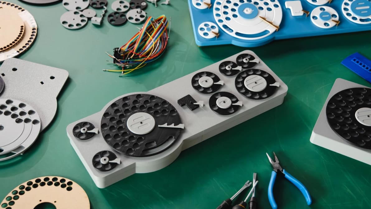Featured image of Google enthüllt dieses unglaubliche Dreh-Tastatur-Projekt (und Sie können es in 3D drucken)