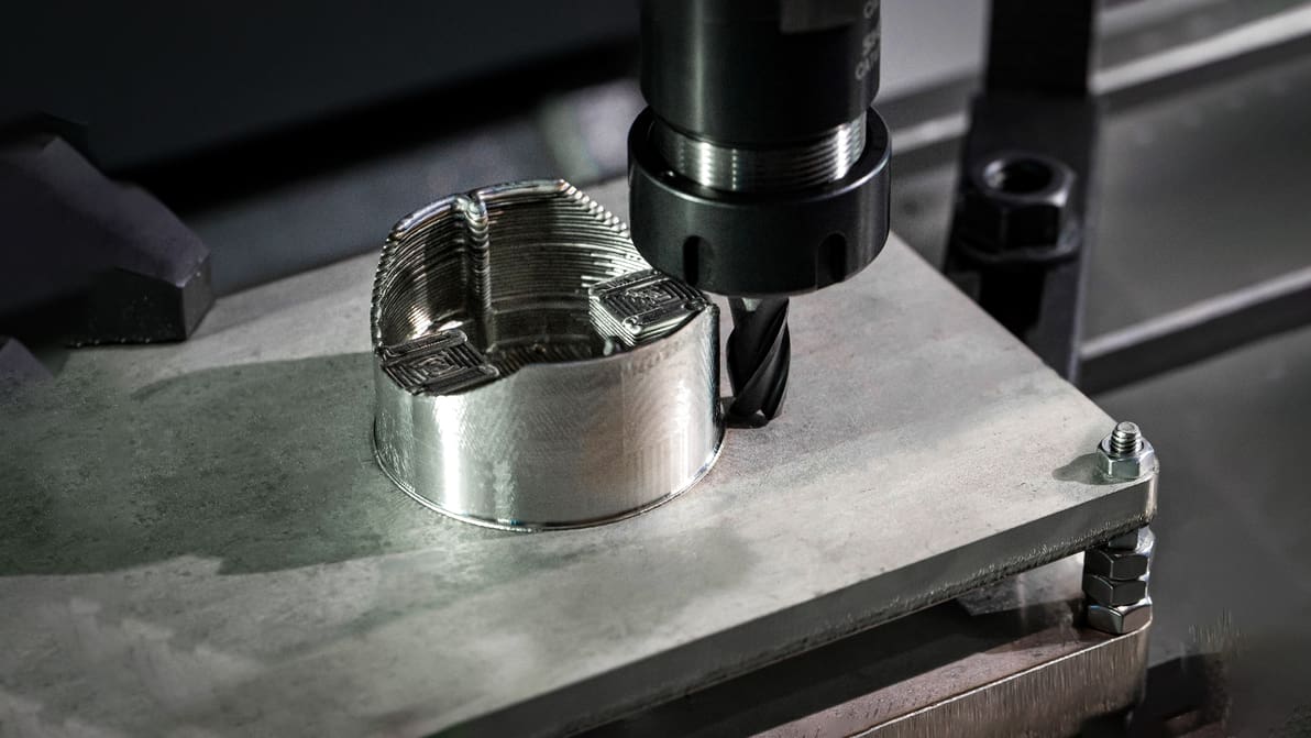 Imagen principal de De 10 semanas a 72 horas: el poder de la fabricación híbrida (impresión 3D y mecanizado CNC)