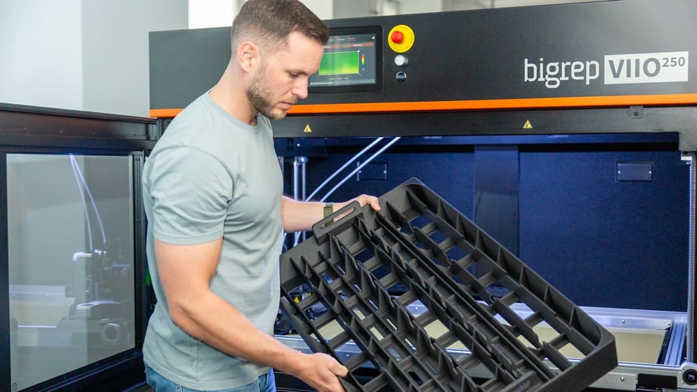 Featured image of Why Large-Scale 3D Printing Beats Glued Parts