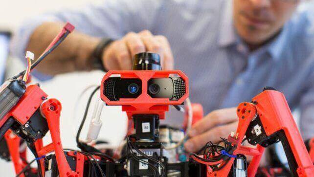 Featured image of Siemens Spider-Bots 3D Print Together