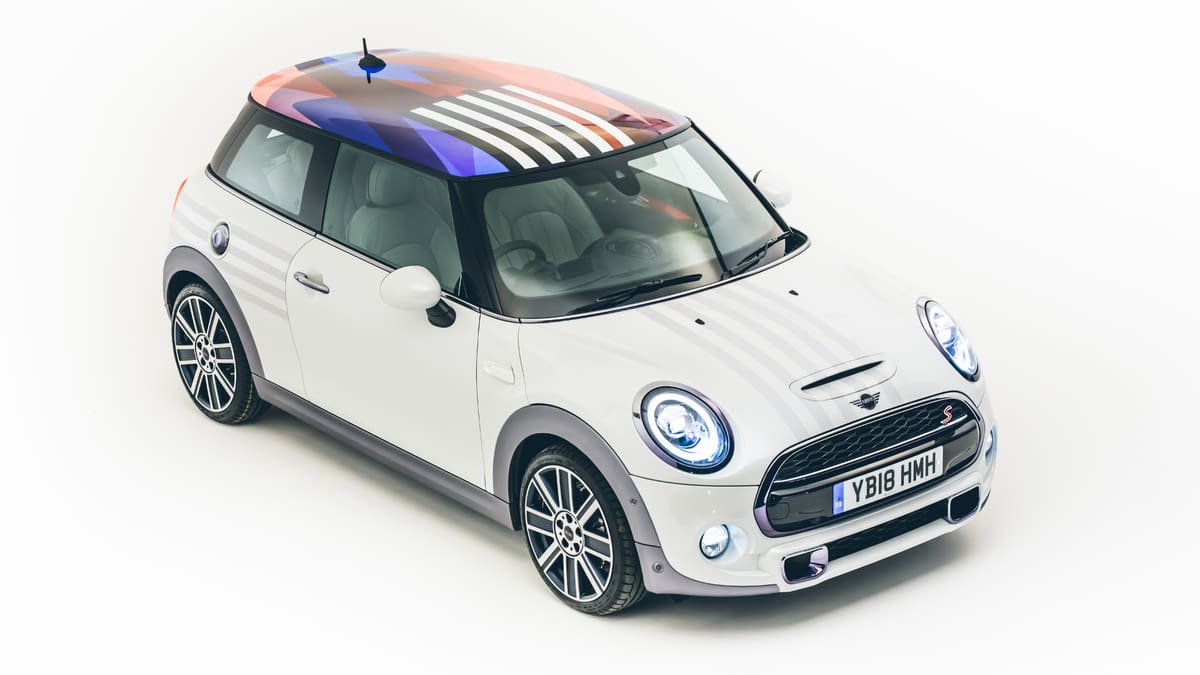 Featured image of BMW Mini Commemorates Royal Wedding with Unique Car Design