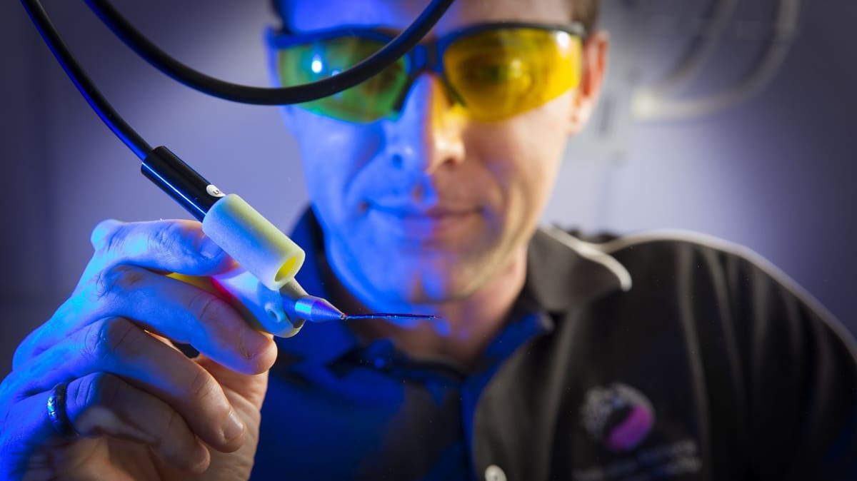 Featured image of iFix 3D Printing BioPen Receives $1.1 Million in Funding