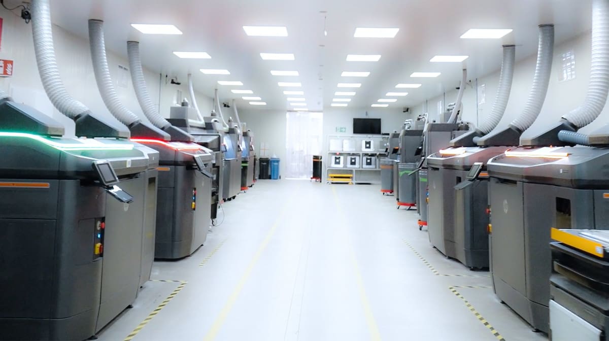 Featured image of Who’s Buying Professional 3D Printers & For What? 2023 Market Report