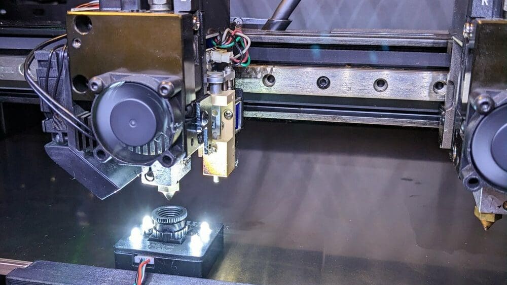 Featured image of This Little Camera Makes Calibrating IDEX and Dual-Extrusion 3D Printers Easy