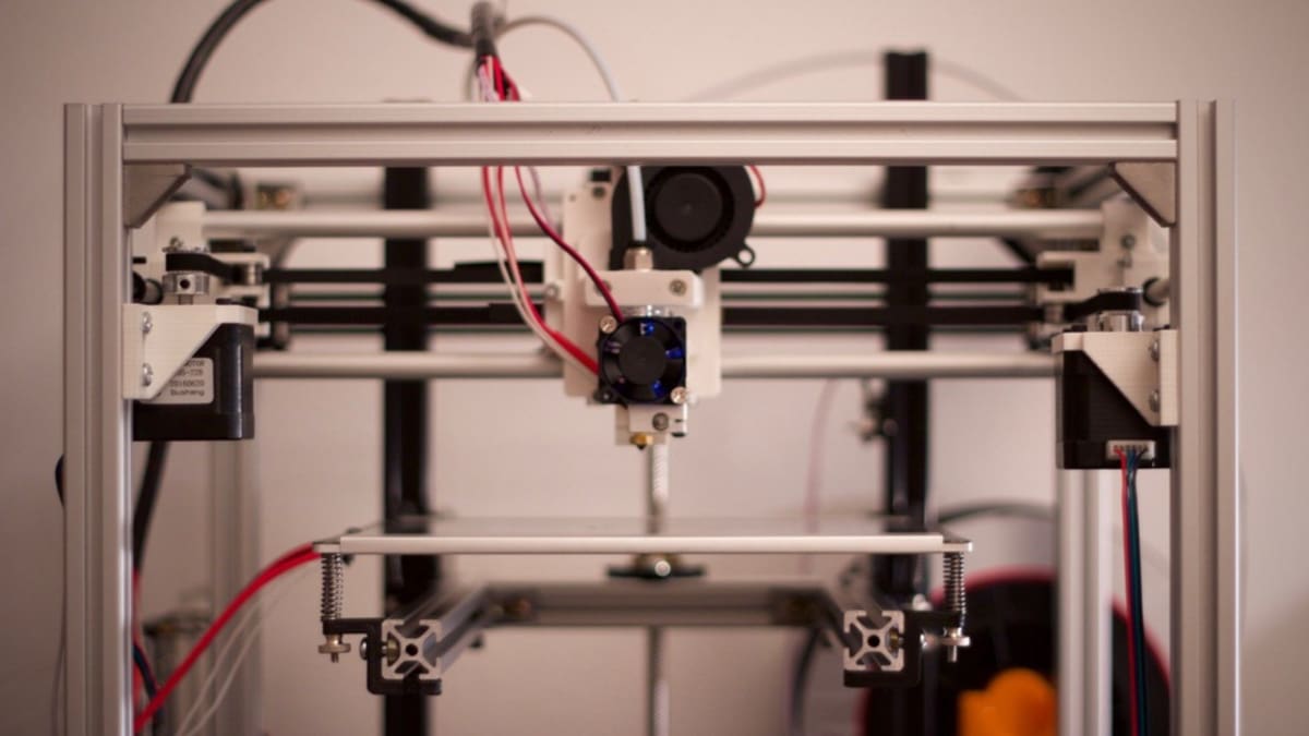 Featured image of DIY 3D Printer: How to Build Your Own 3D Printer