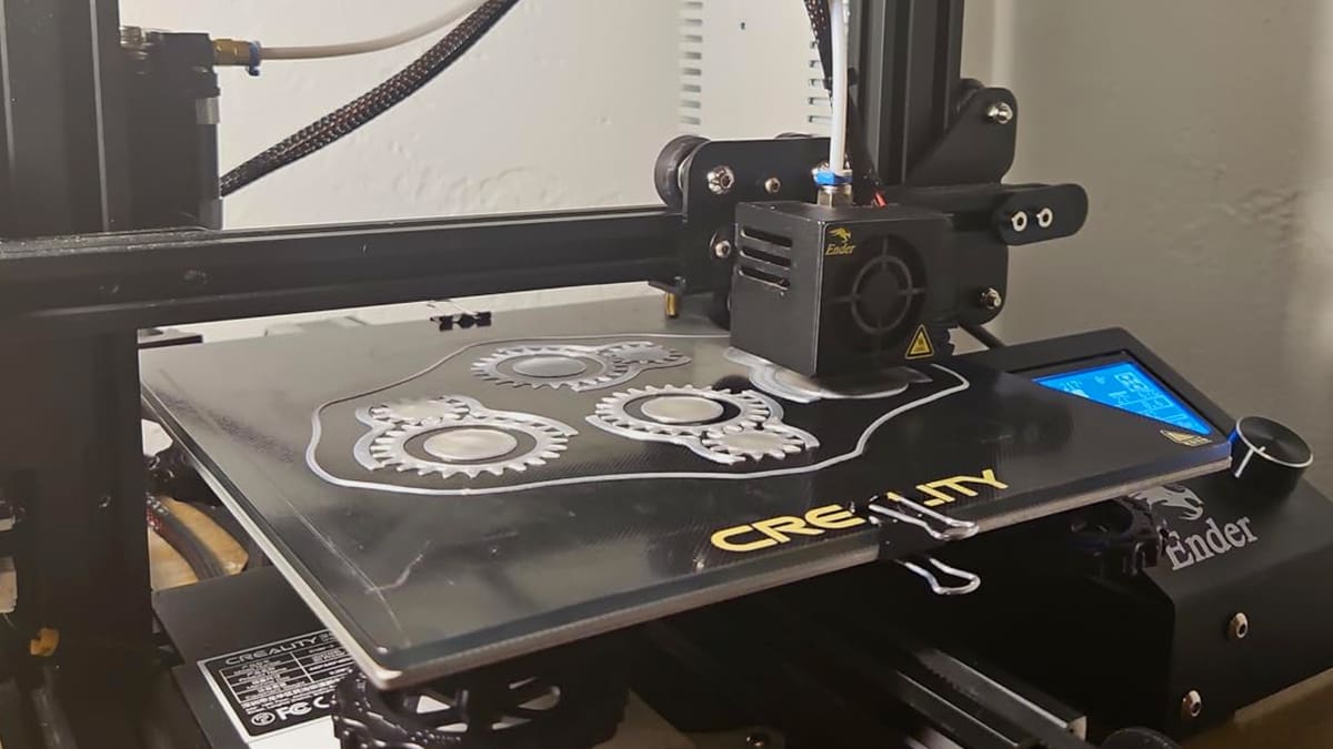 Featured image of 3D Printer Glass Bed: What to Consider & Which to Buy