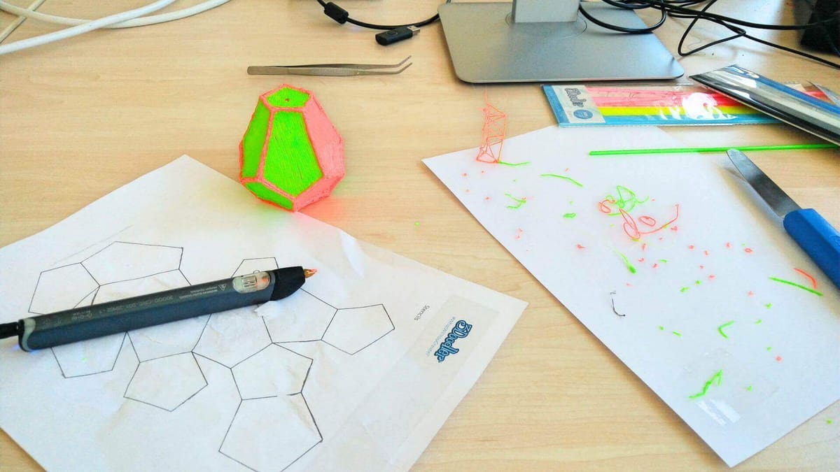 Image of 3Doodler Review: Drawing with Stencils