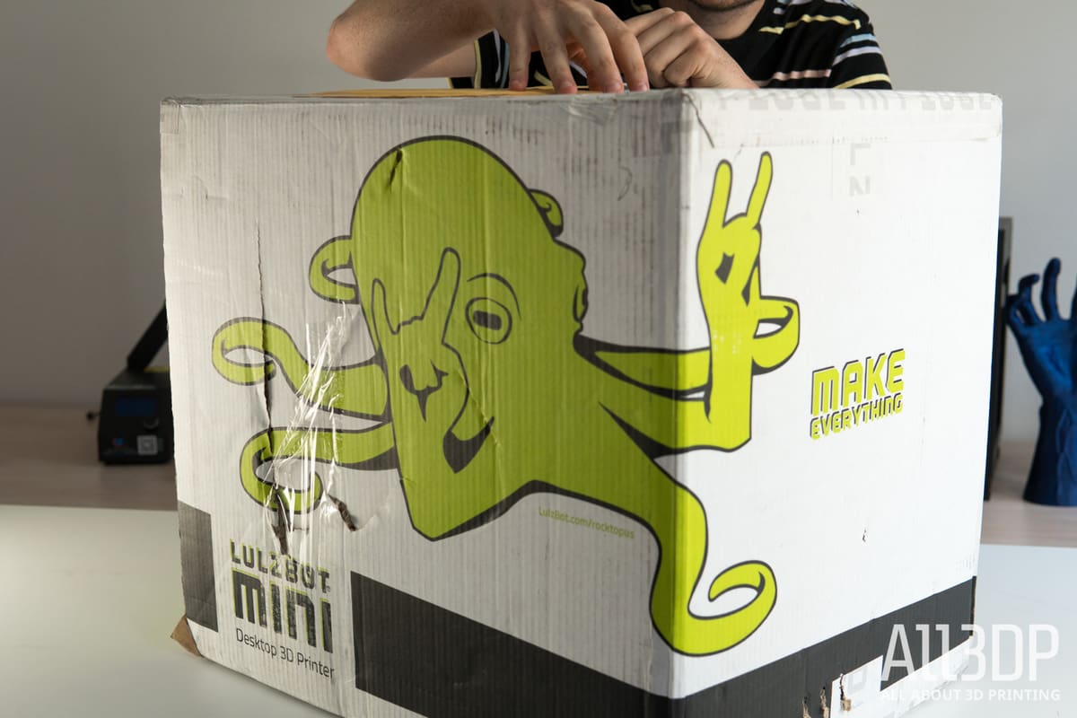 Image of LulzBot Mini 2 Review: Unboxing & Assembly