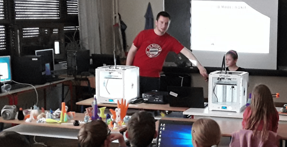 Fab lab workshop in an elementary school.