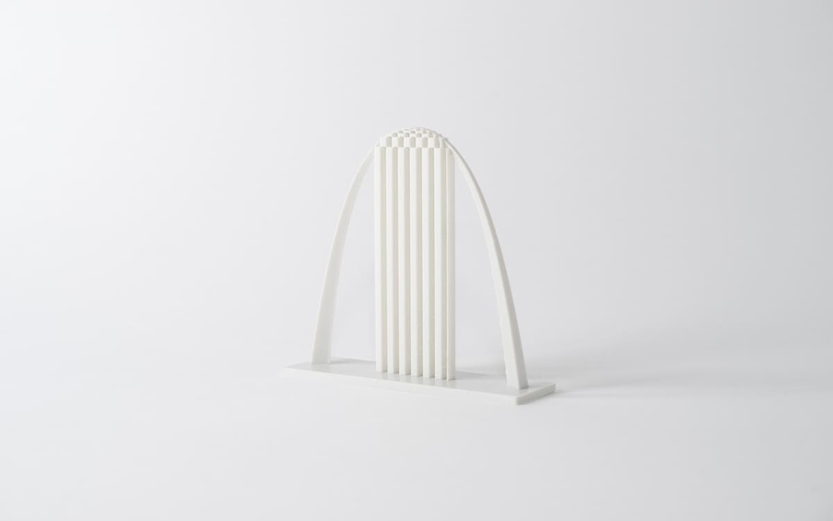 Extreme overhangs may require supports