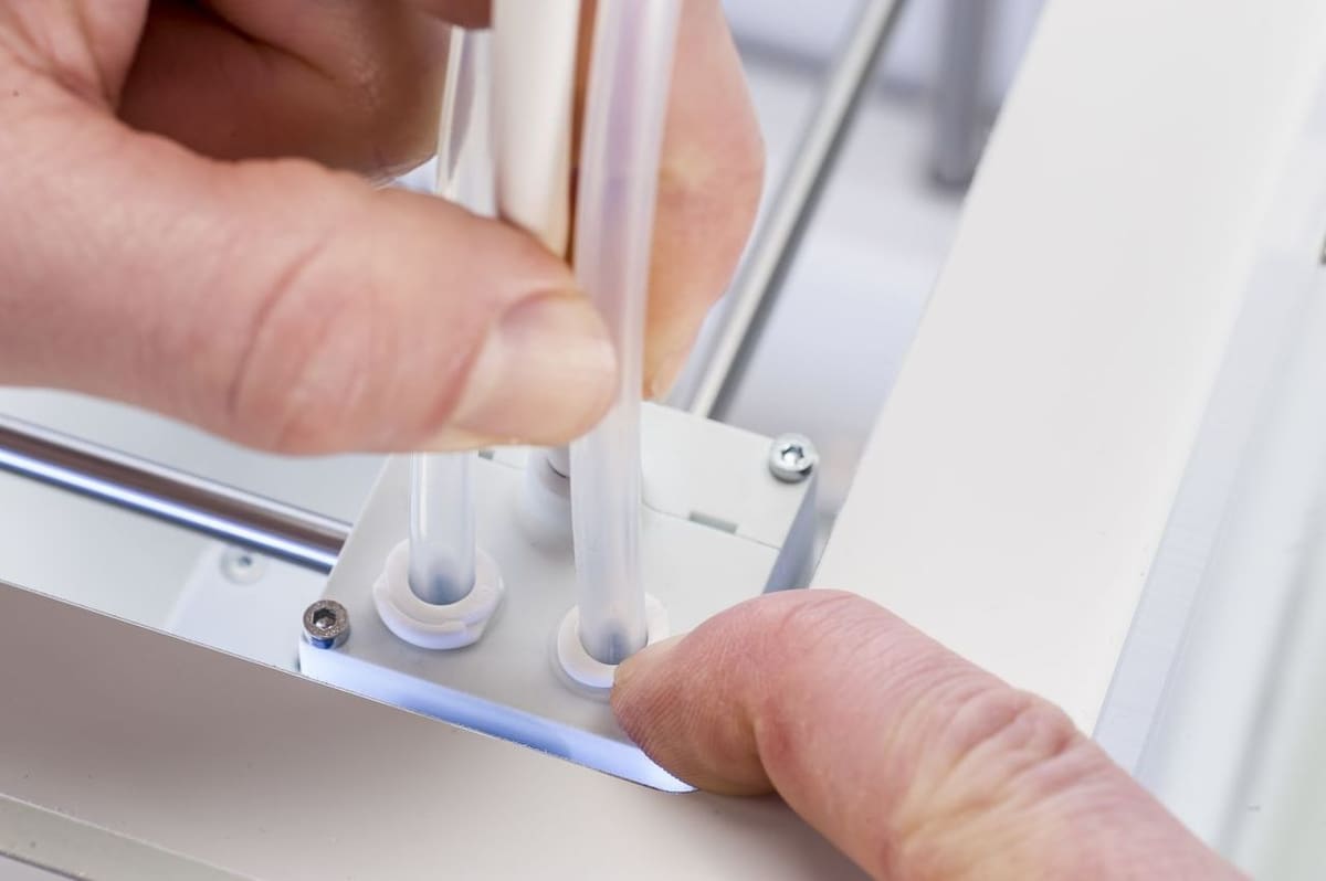 Removing the Bowden tube.