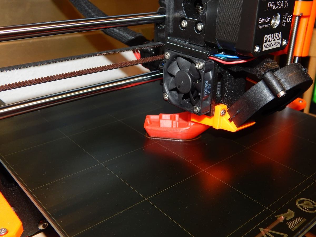 The Benchy on the printer.