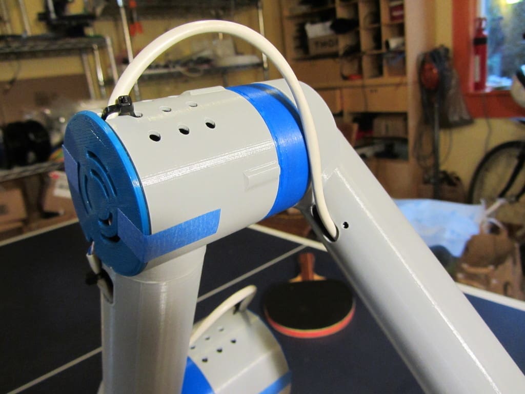 The assembled elbow joint.