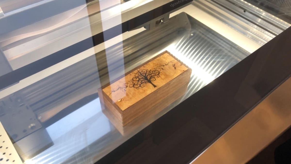 Image of: 6. <span class="link" data-action="modal-open" data-modal-ajax="/en/product-overlay/117384/limit/0/">Glowforge Plus</span>
