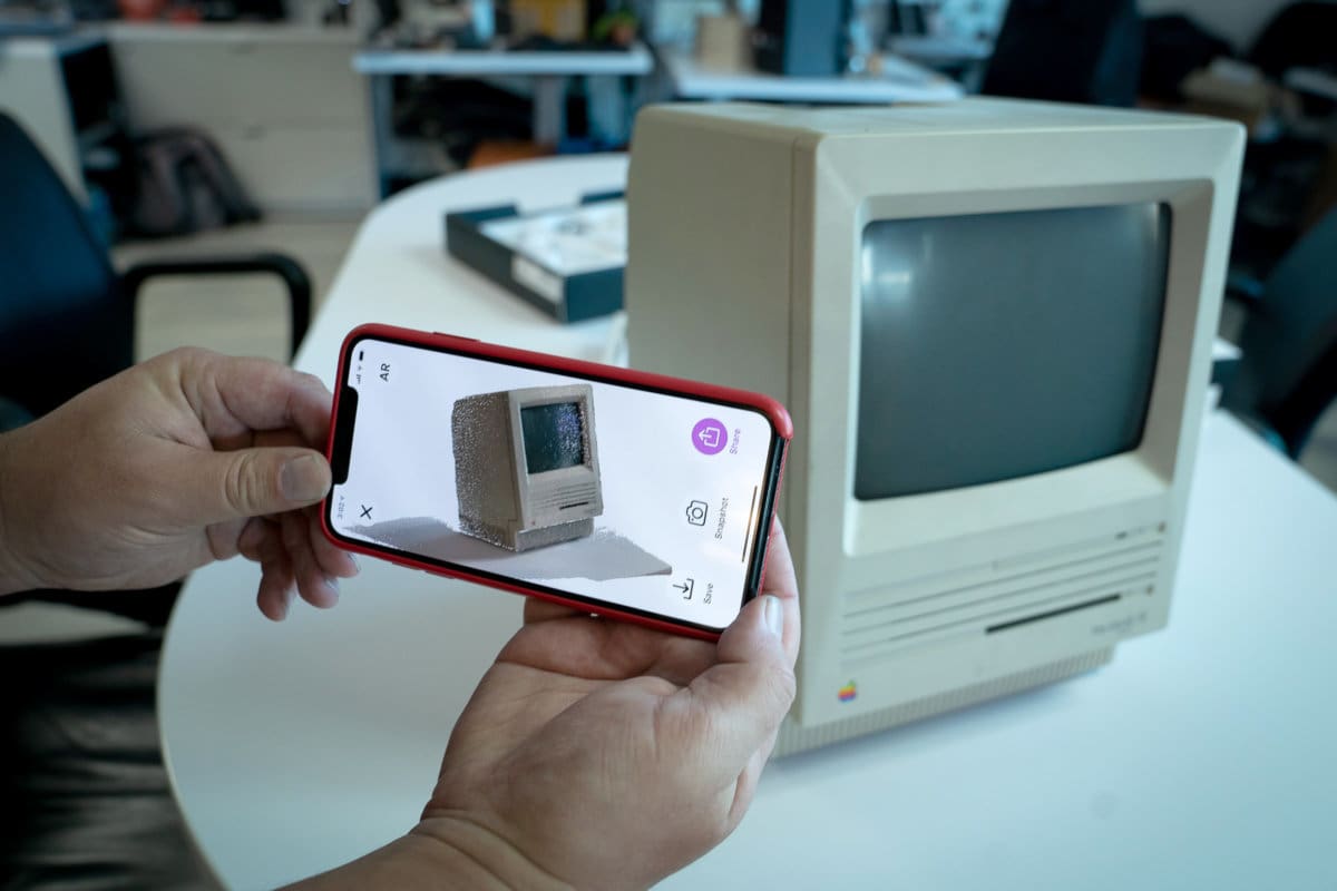 Capture is a 3D scanning app.