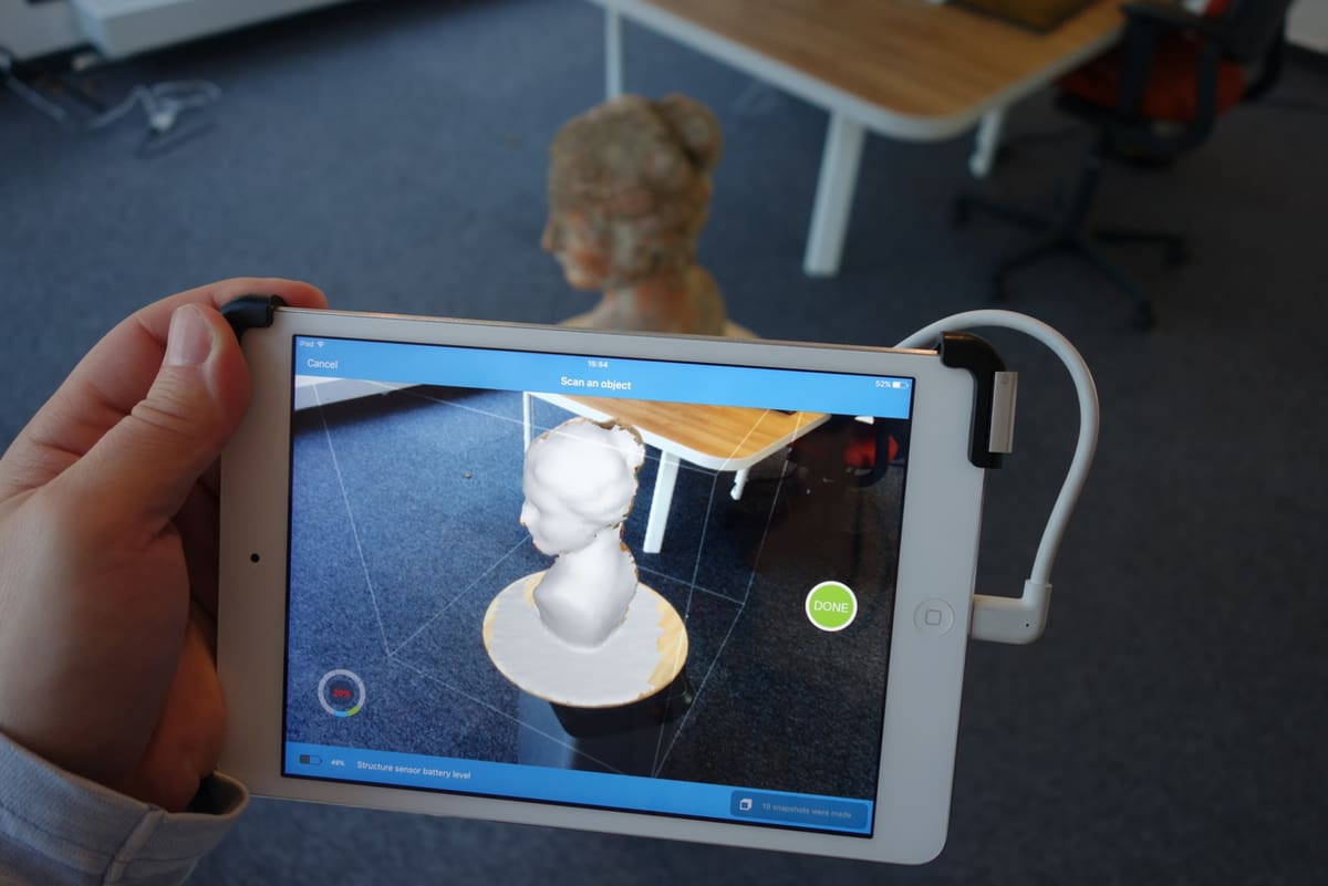 You can also use a tablet to scan a 3D model.