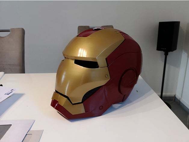 A printed and assembled MK3 replica helmet.