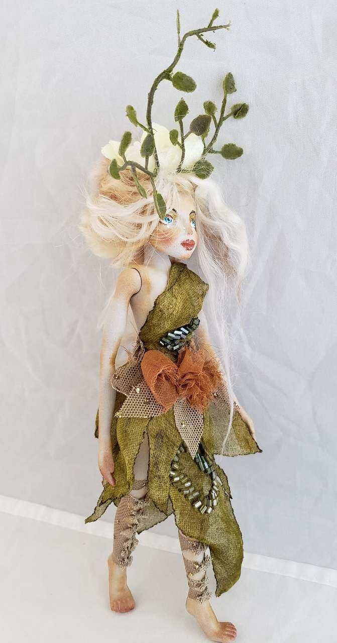 A graceful 3D printed elf.