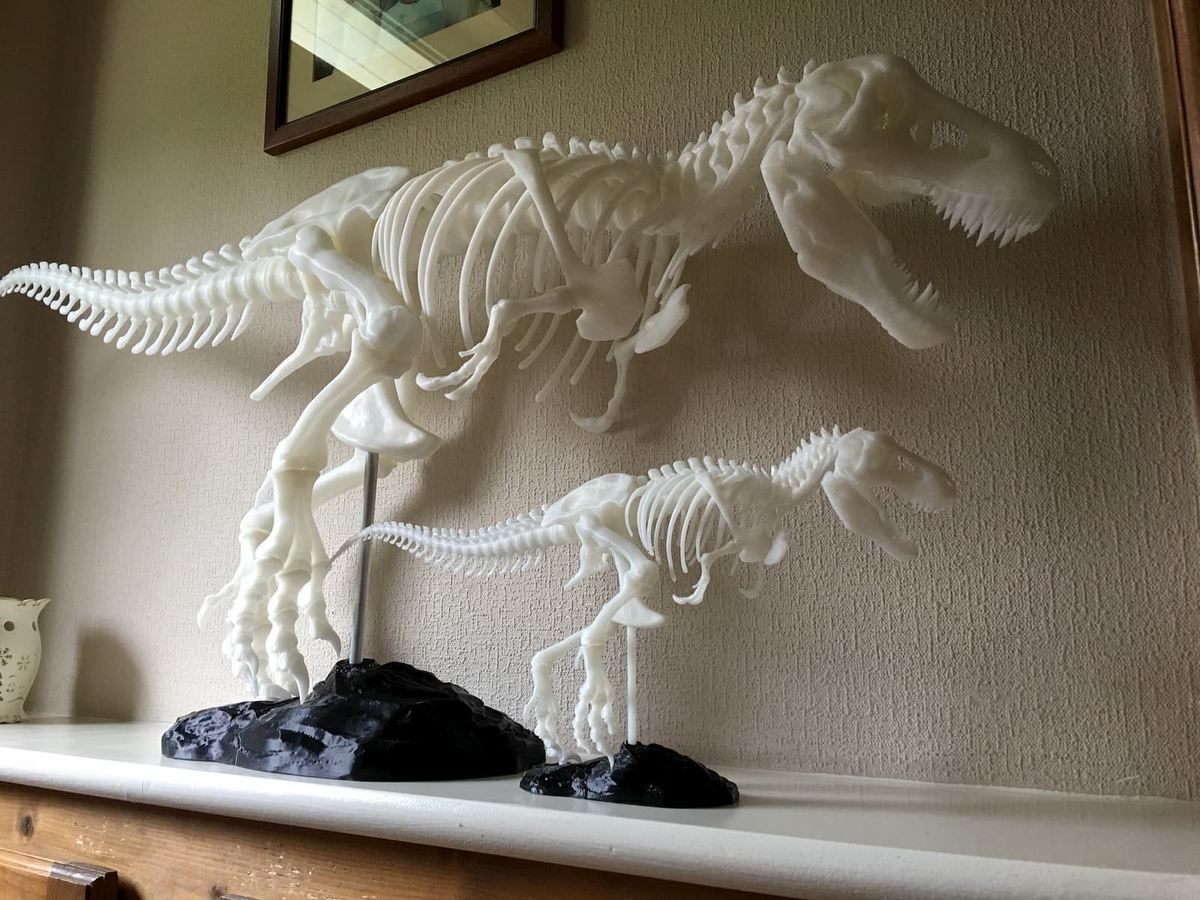 The perfect mantelpiece to scare away unwanted guests.