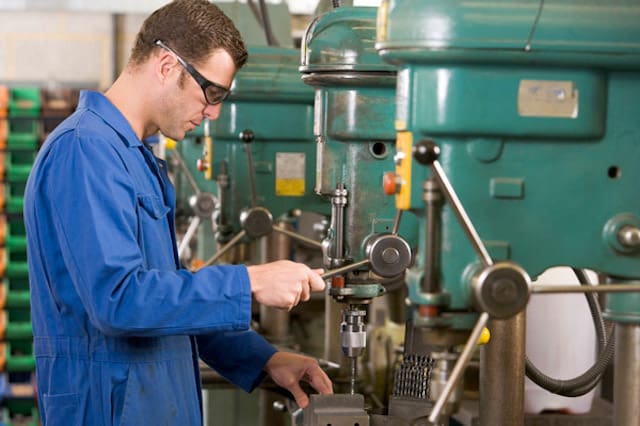 FMSs have various advantages over dedicated, manually-operated machinery.