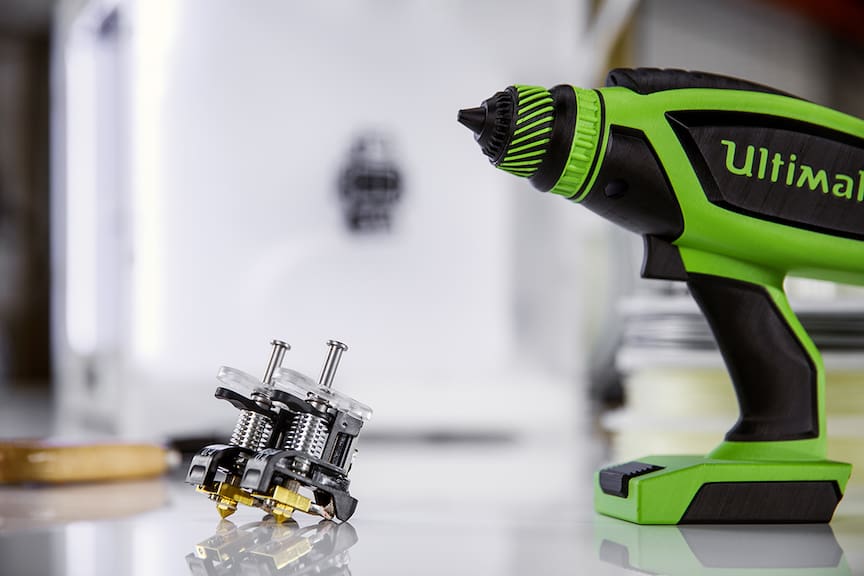 Ultimaker dual extruder prints.