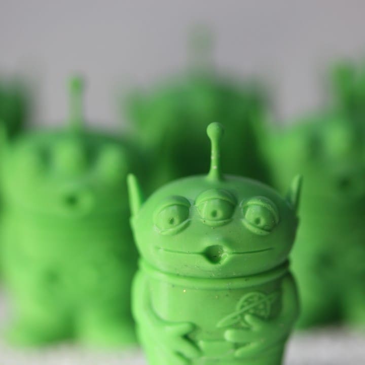 These Pizza Planet aliens are the best little green men you'll see all day