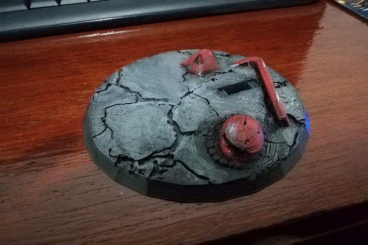 With a little painting, this destroyed Zaku really sets the scene