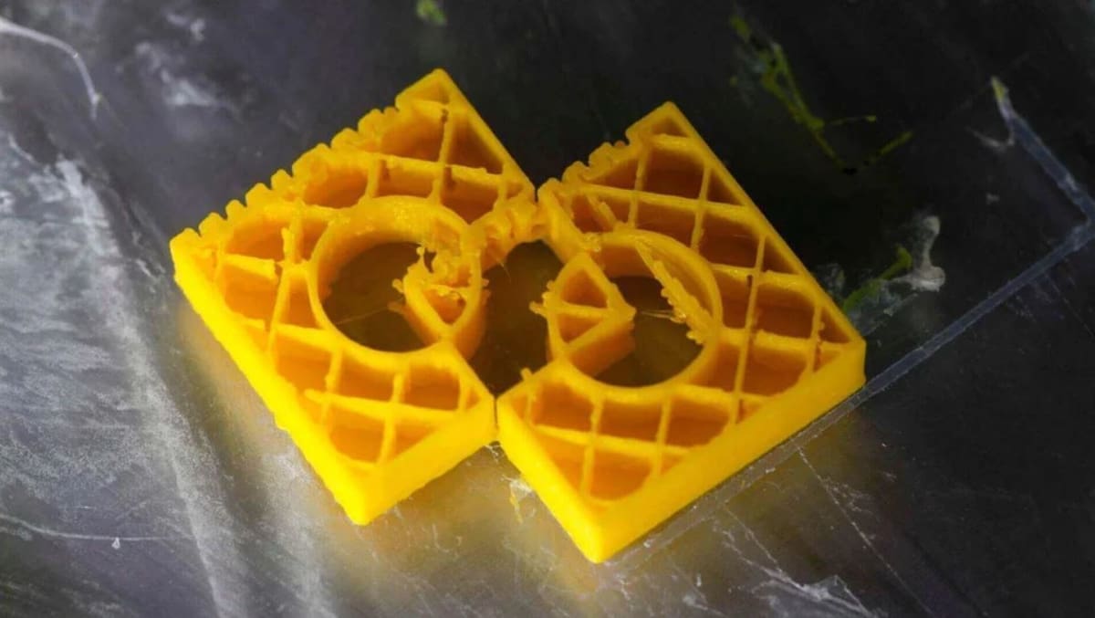 The result of 3D printing a non-manifold object