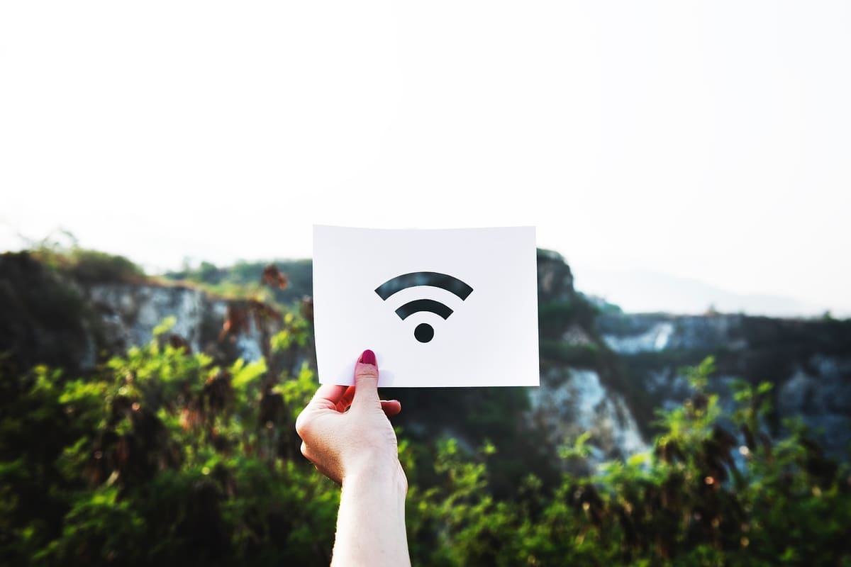 Image of Cool Raspberry Pi Projects: Wi-Fi Extender