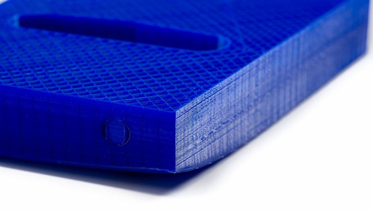A heated bed helps to prevent warping