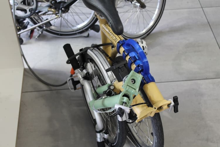 Carry your bike like a suitcase