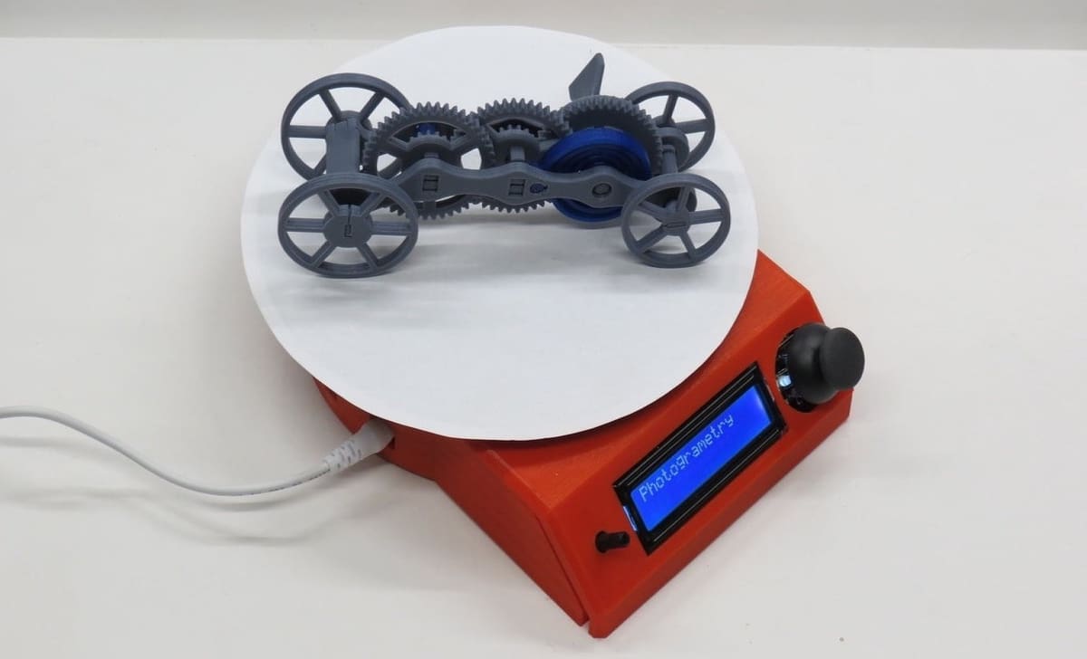 It's made out of mostly 3D printed parts