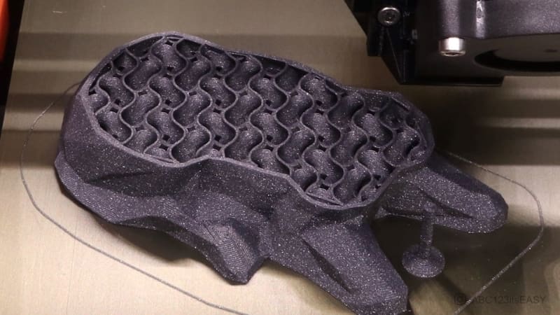 Gyroid infill in a model