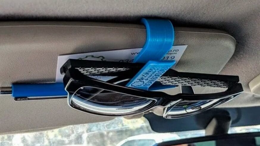 Handy and easy to reach shades storage