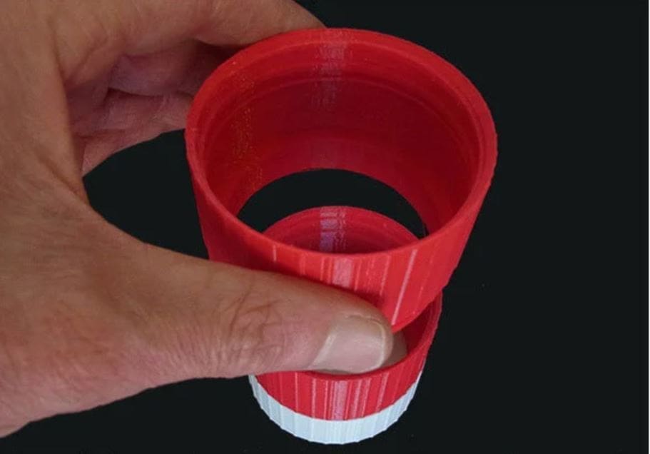 A stackable food holder grows to accommodate the amount of food you're bringing