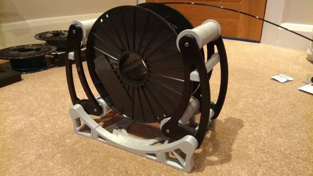 The Mega Anti-Tangle secured by the weight of the spool