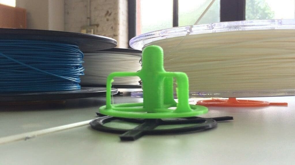 The Simple & Smart spool holder consists of only two parts