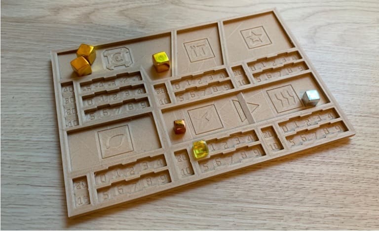 These individual player trays keep the players' achievements in place