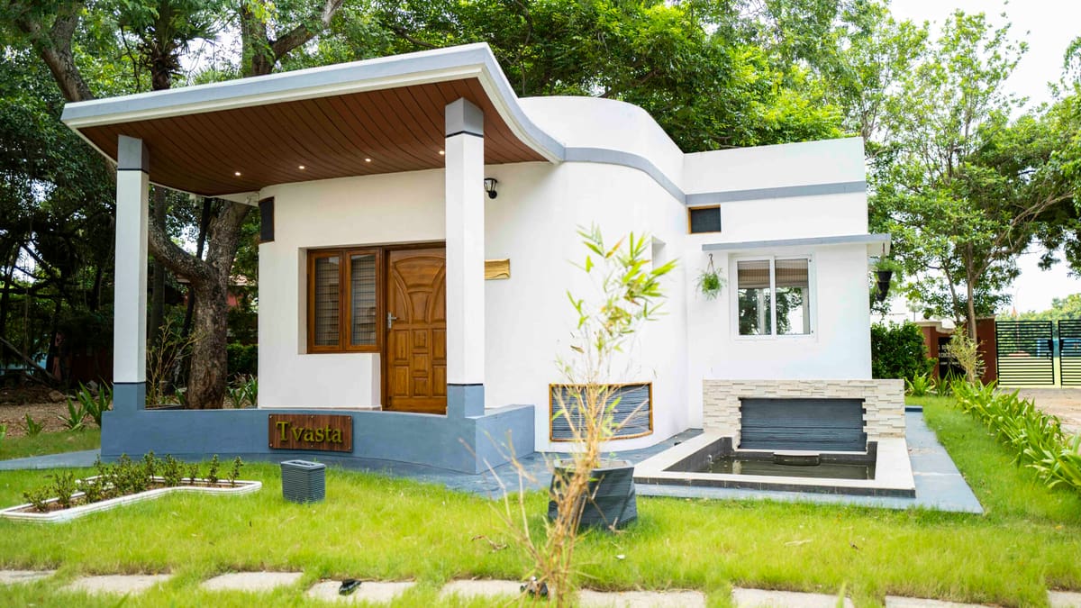 The house was cheap to construct but looks like luxury!