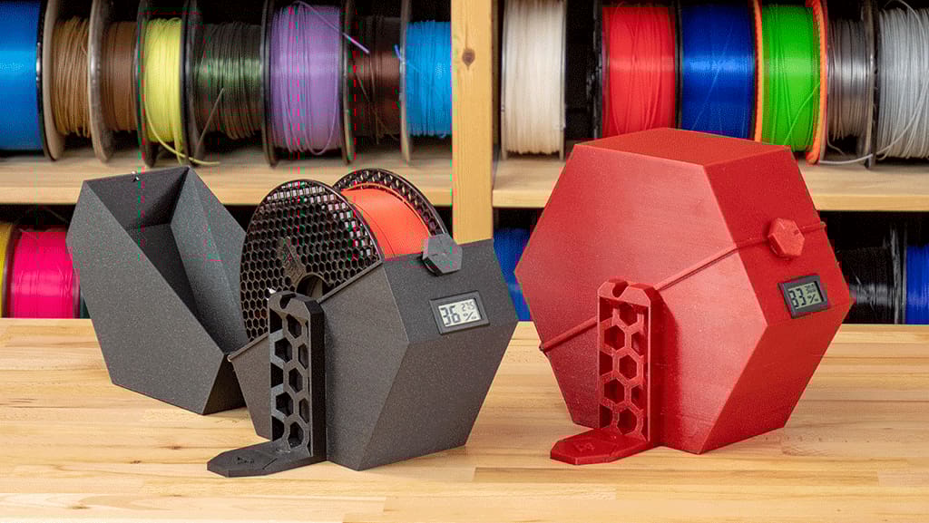 Humidity-controlled storage boxes protect against filament degradation