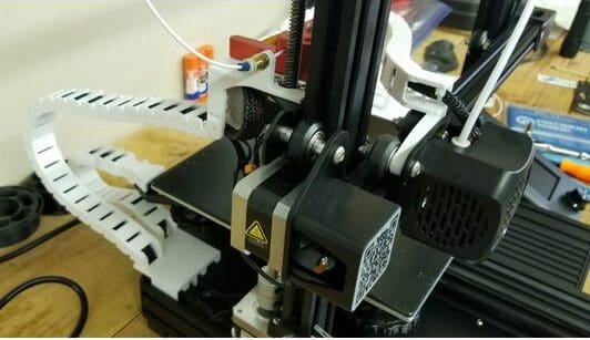 Bild von Die besten Creality Ender 3 (V2/Pro/Max/Neo) Upgrades : Doppelte Kabelführung