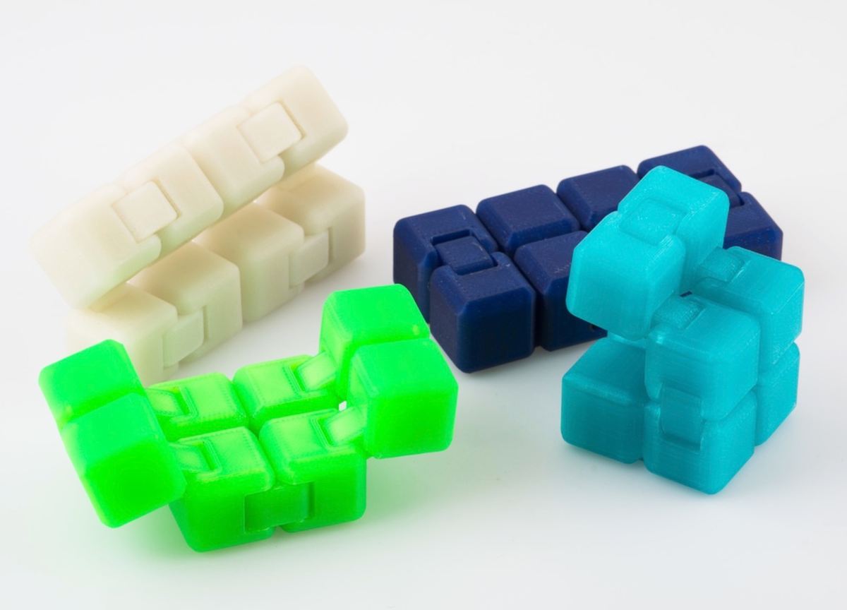 Photo de Objet 3D fun et facile à imprimer / impression 3D facile: Fidget Cube, le cube antistress