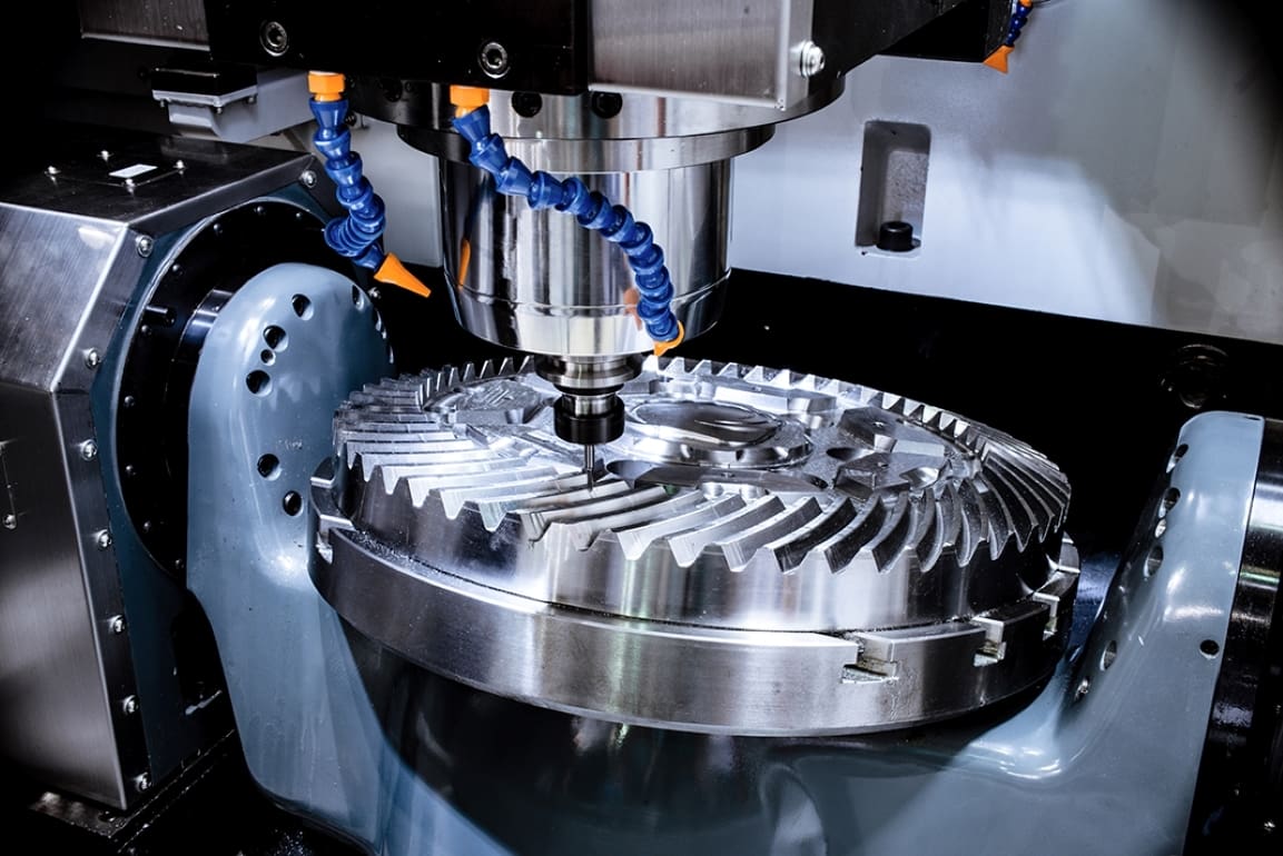 This vertical mill features a rocking bed, enabling cutting at non-flat angles