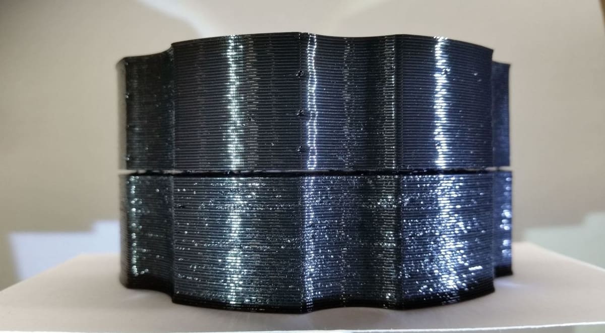 Can you guess which print was done with dry filament?